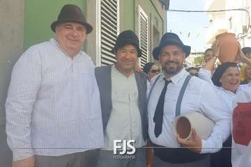 Unas 5.000 personas se remojan en la primera Traída del Agua tras la pandemia/Francisco Javier Santana y TA.